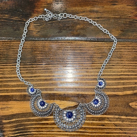 Jewelry - 🩶 3/$15 🩶 Statement Necklace